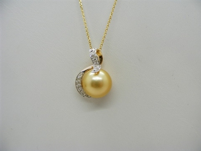 Gold Cultured Pearl Diamond Pendant