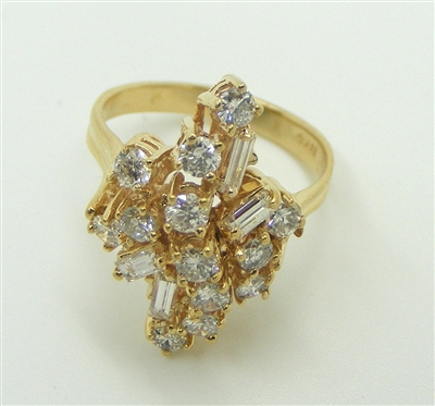 18K YELLOW GOLD COCKTAIL RING WITH BAGUETTE AND ROUND DIAMONDS