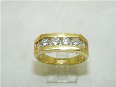 18k Yellow gold Gorgeous Diamond Ring