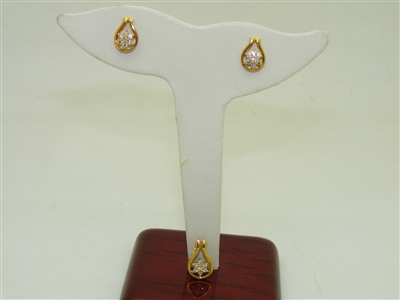 Gorgeous 18k Yellow Gold Earring And Pendant Set
