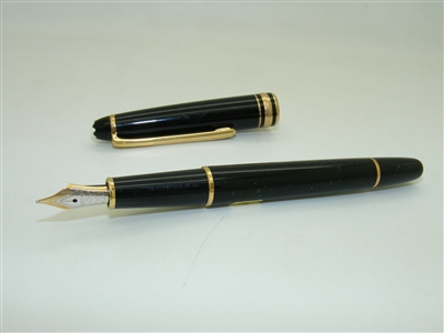 Montblanc Meisterstuck 14k Gold Fountain Pen