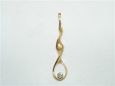 14k yellow Gold Diamond Pendant