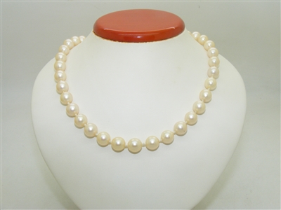 Beautiful Cultured Pearl Necklace