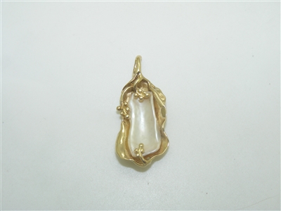 Natural Freshwater Pearl Pendant