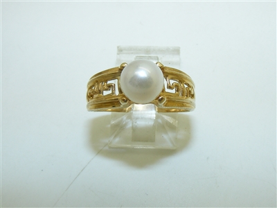 10k yellow Gold Cultured Pearl Ring