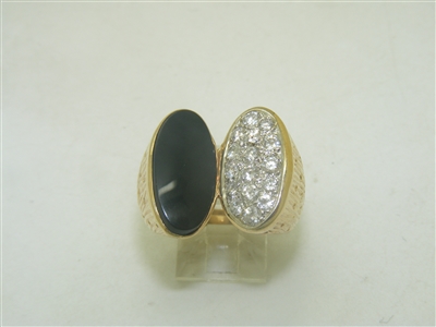 Beautiful 14K Yellow Gold Diamond and Onyx Ring