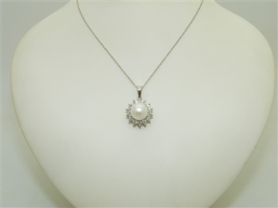 10k White Gold Diamond & Pearl Pendant with Chain