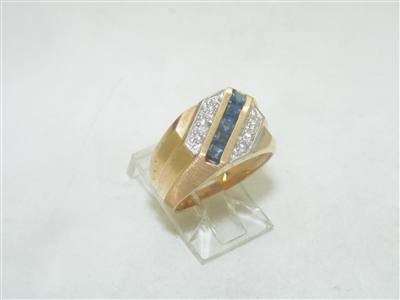 Beautiful Diamond & Sapphire Yellow Gold Ring