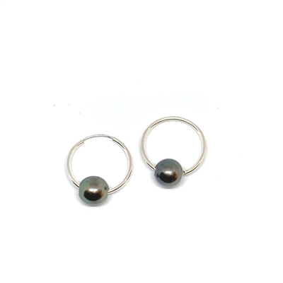 photo of Wendy Mignot Cannes Noir Tahitian Pearl Endless Hoop Silver Earrings