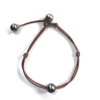 photo of Wendy Mignot Santorini Tahitian Pearl and Leather Anklet