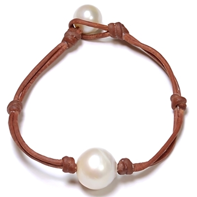 photo of Wendy Mignot Coastal Single Freshwater Pearl and Leather Bracelet White