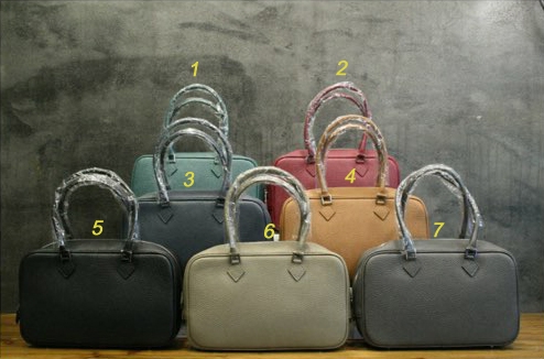 (Back-Order; 2nd Reorder) Small Togo Leather Cross Bag (will ship within 1~2 weeks)