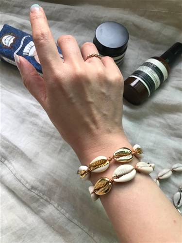 High Quality í•œí˜œì—°  ìŠˆìŠ¤ìŠ¤ ì¶”ì²œ Silver 925 Shell Bracelet (Gold Two Tone Color; ì¡°ê°œì— ì½œë“œë¼ì¸ ë“¤ì–´ê°„ ì œí’ˆ, ë‹¤ë¥¸ ì œí’ˆë„ ê°€ëŠ¥) (will ship within 1~2 weeks)