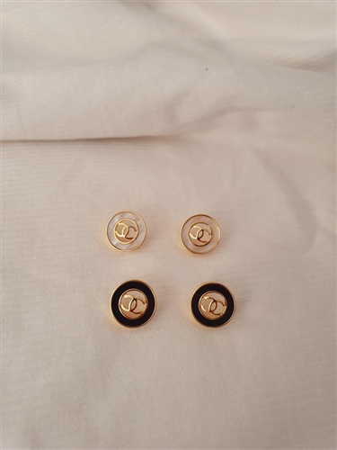 Earrings (Black/White) (will ship within 1~2 weeks)