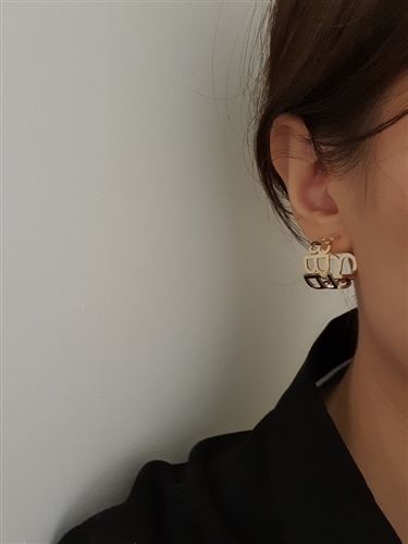 B Earrings (Gold/Silver) (will ship within 1~2 weeks later)