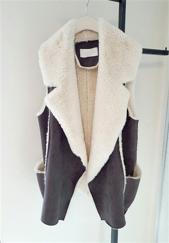 Suede Vest (Beige/Khaki) (will ship within 1~2 weeks)