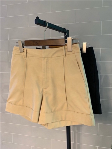 Toteme Short Pants (Beige/Black) (55/66/77) (will ship within 1~2 weeks)