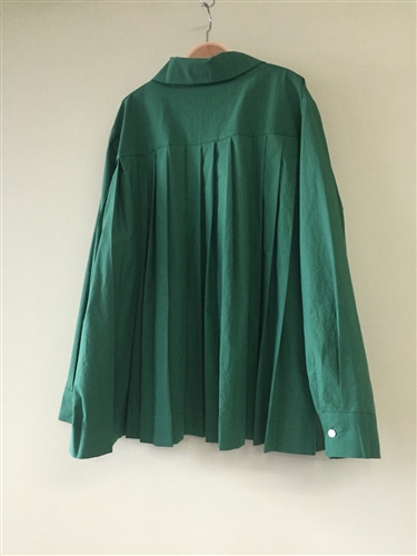 (Pre-Order) Green Back Pleated Blouse (will ship within 1~2 weeks)