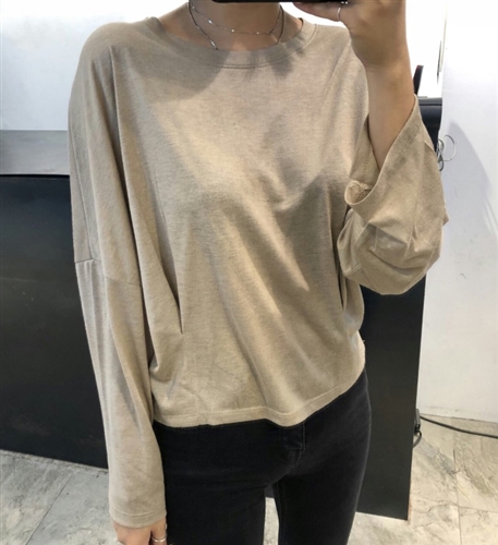 (Pre-Order) Beige Unique Side Pintuck Top (will ship within 1~2 weeks)