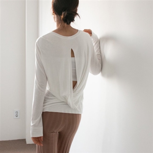 Ivory Back Twisted Top (Great for Yoga & Pilates) (will ship within 1~2 weeks)