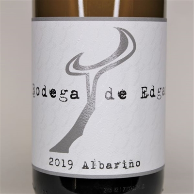 750ml bottle of 2019 Bodega de Edgar Albarino from the Shale Oak Vineyard of Paso Robles California
