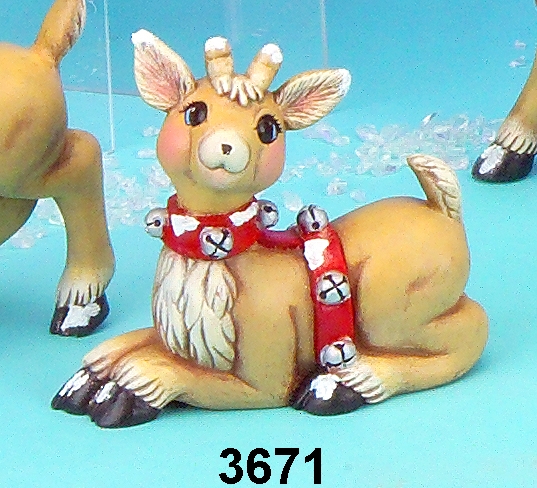 3671 Small Laying Deer