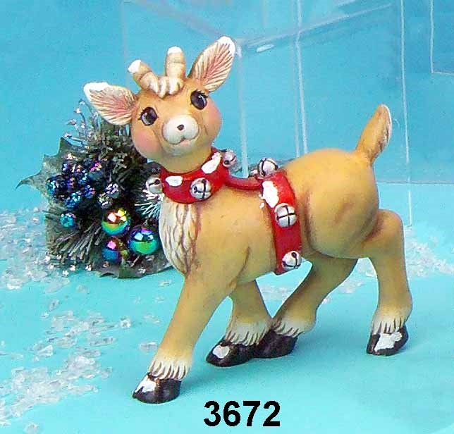 3672 Small Standing Deer