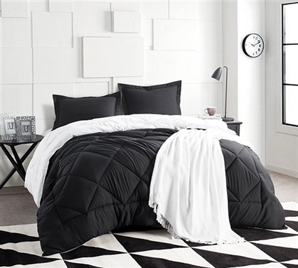 Black/White Full Reversible Comforter