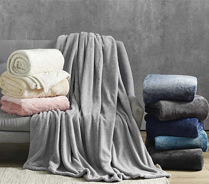 Dorm Bedding Essential for Freshmen College Blanket for Dorm Room Ideas Throw Blanket