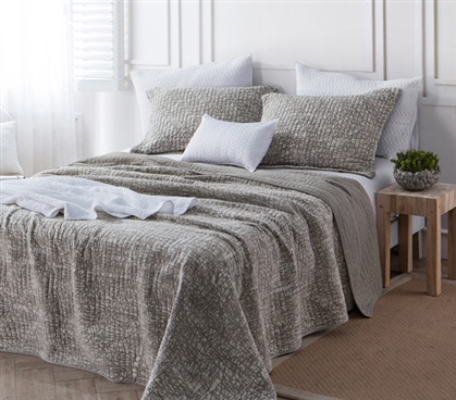 Lightweight College Bedding Accessory Gray and Beige Extra Long Twin Quilt Made with Soft Bedding Materials