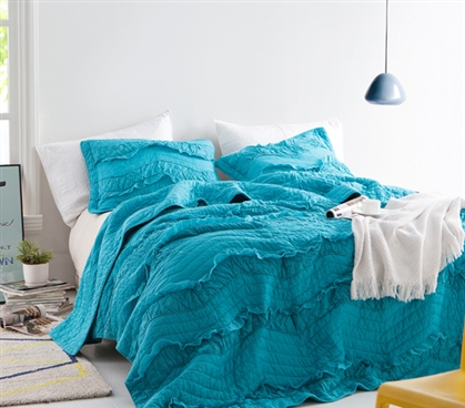 Easy to Wash Lightweight Cotton College Quilt Peacock Blue Dorm Bedding with Ruffled Chevron Design