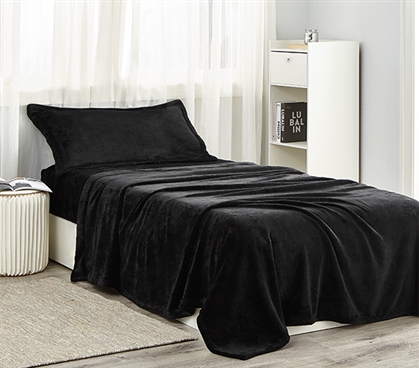 Twin XL Dorm Bedding Set with Matching Pillow Shams Black Fleece College Bedding Essentials
