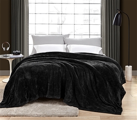 Fleece Blanket Full Size Dorm Room Bedding Essentials Black Bedspread College Student Supplies