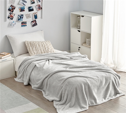 Affordable Dorm Supplies for Freshmen Gray College Bedding Neutral Dorm Decor Ideas for Guys