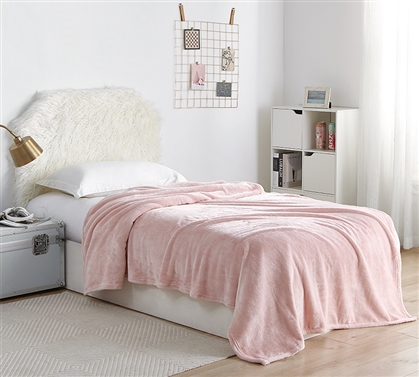 Plush College Blankets Pink Dorm Bedding Essential Twin XL Bedspread Only Cute Dorm Accessories
