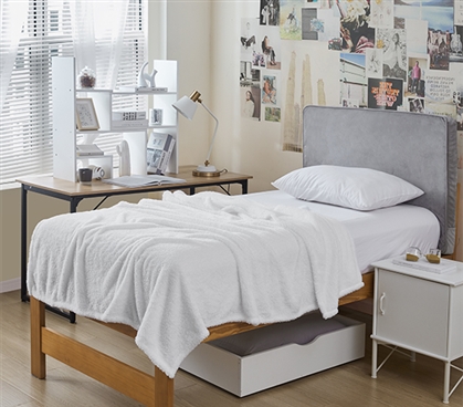 Neutral College Dorm Supplies Solid White Bedding Fuzzy Throw Blanket Twin XL Bedspread