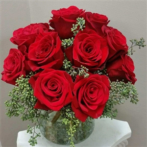 Simply Red Roses