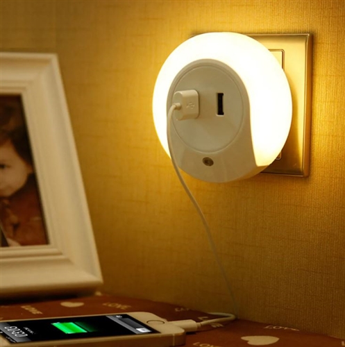 EnviroMate Luma Night Light & USB Charger