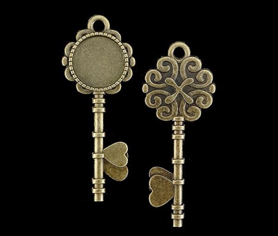 Antique Brass Heart Key 20mm Bezel, 1pc