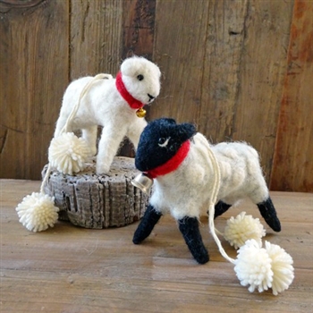 RF523A Yuletide Ewe Ornament