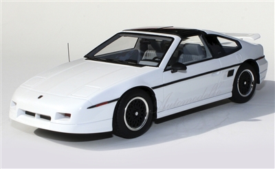 1988 Pontiac Fiero GT Encomium Edition in White 1:24