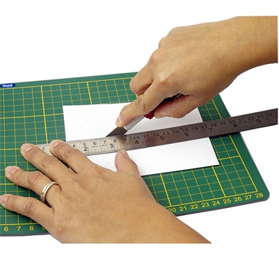 SELF-HEALING CUTTING MAT </br>11.7â€x 8.6â€