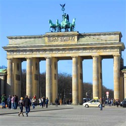 Warnemunde Shore Trip - Best of Berlin