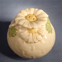 Salt Shaker Metlox Sculptured Daisy