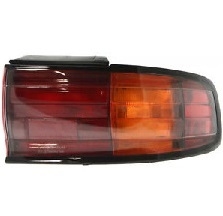 1992-1994 TOYOTA CAMRY TAIL LAMP RH (PASSENGER)