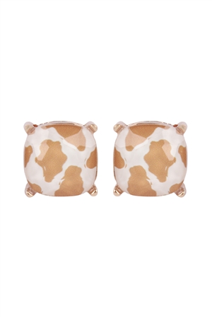 S6-5-5-AE0088NCOW - GLASS CUSHION POST EARRINGS - NATURAL COW/1PC