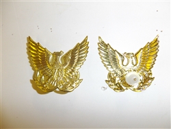 b0325 RVN Vietnam Air Force Officer 1950's Cap Badge gold color IR7B