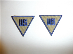 b2557p WW 2 US Civilian triangle collar patch pair R22E