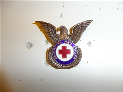 0192 WW 2 US ARC American Red Cross Man's Hat Cap Badge R22A