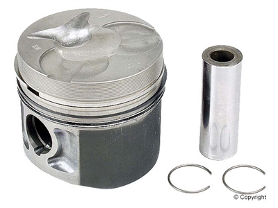 Mercedes Engine Piston Kit w/ Rings 4-Cylinder New Mahle OM616 W115 W123 240D 240TD Sedan Wagon